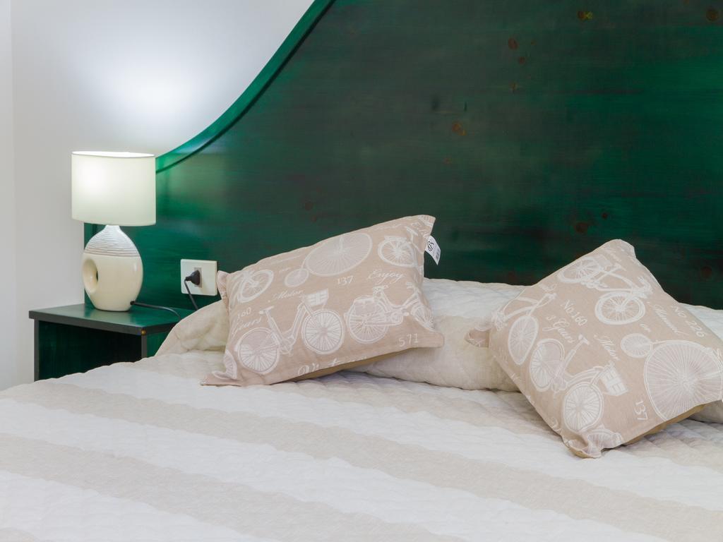 Gelso Bianco Apartments กัมโปเฟลิเช ดิ โรชเชลลา ภายนอก รูปภาพ