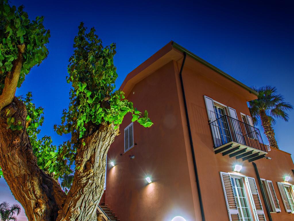 Gelso Bianco Apartments กัมโปเฟลิเช ดิ โรชเชลลา ภายนอก รูปภาพ